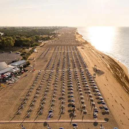 Relax In A Gorgeous 3 Bedroom With Pool Apartment Bibione
